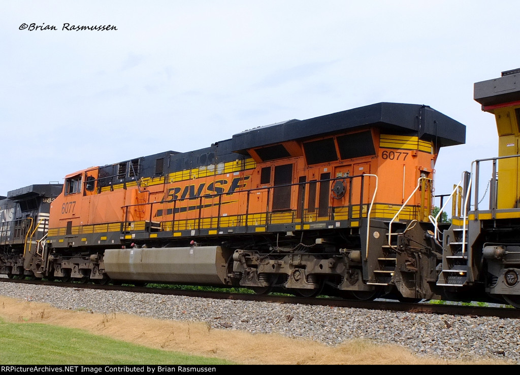 BNSF 6077 on NS